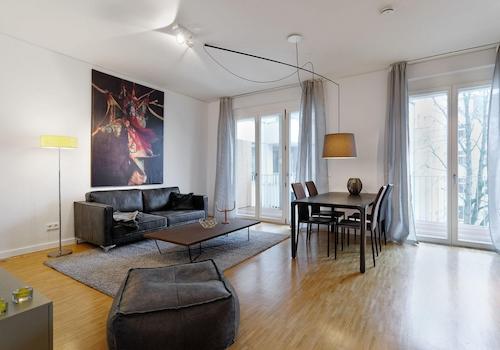 Wohnbereich mit Eichenparkett