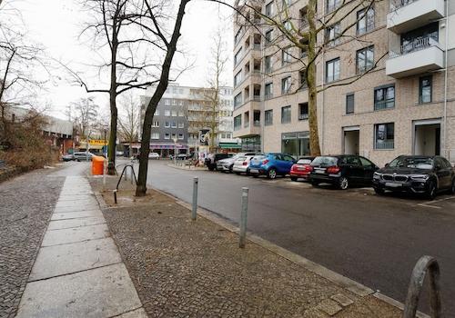 Gebäude Straßenansicht