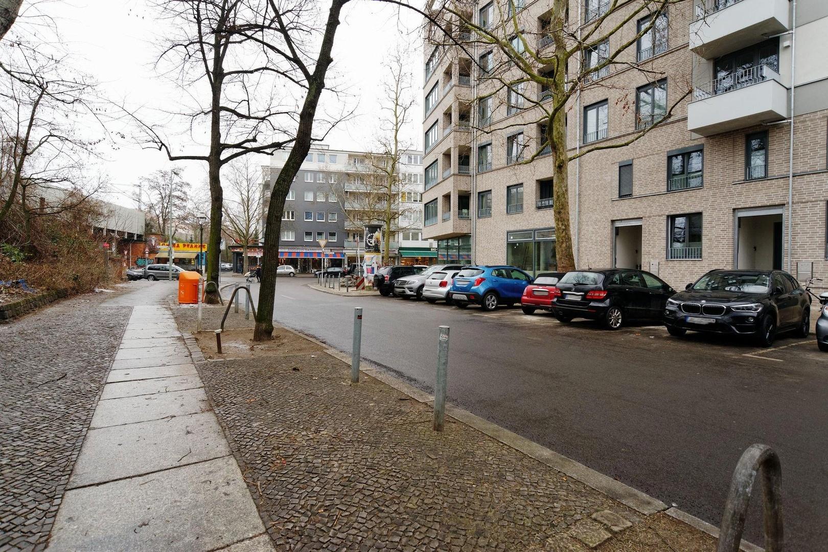 Gebäude Straßenansicht