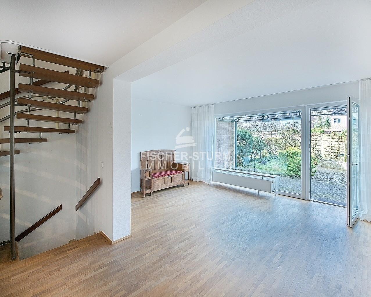 Wohnzimmer mit Terrasse