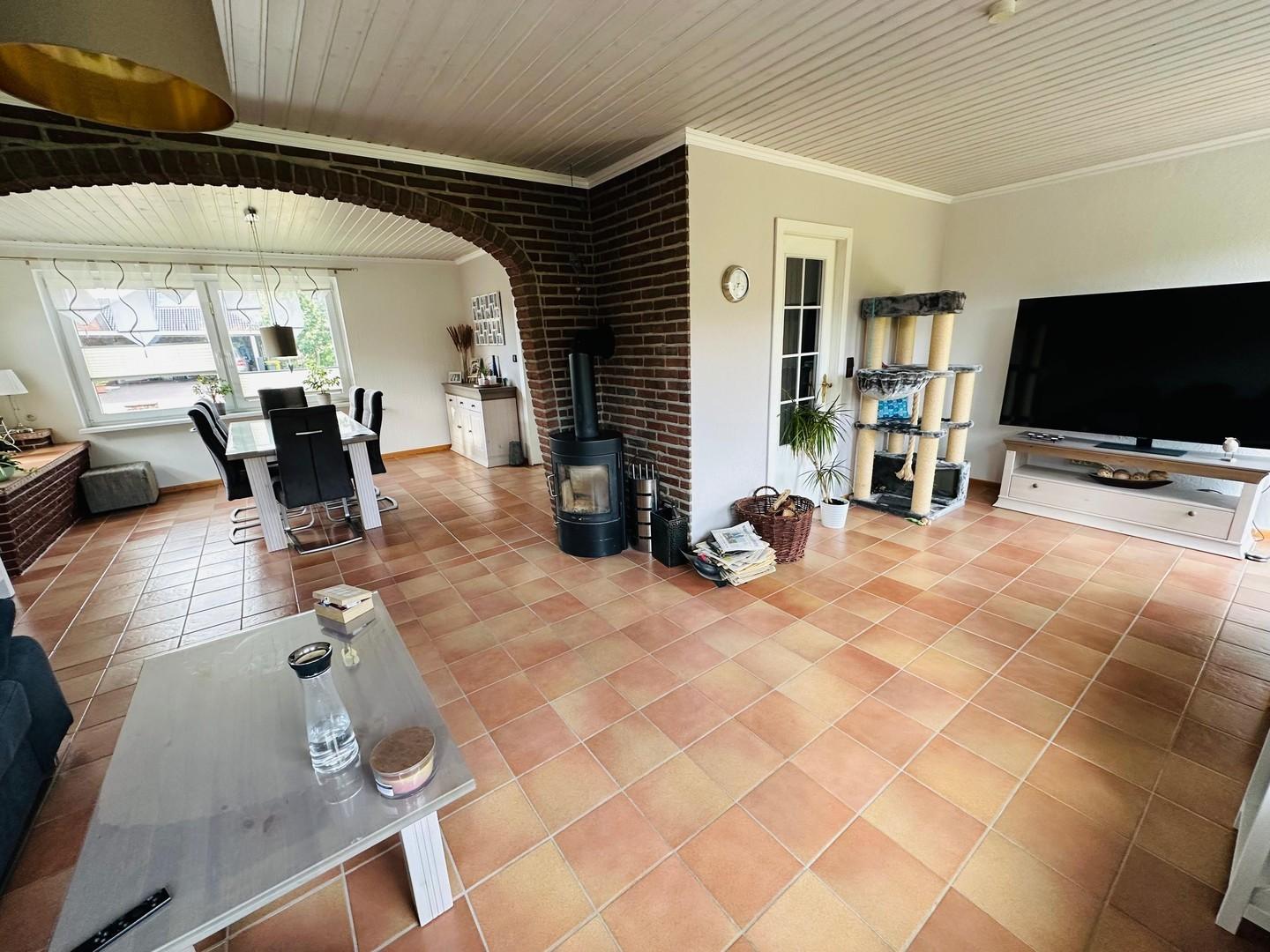 Wohn- und Esszimmer (3/3)