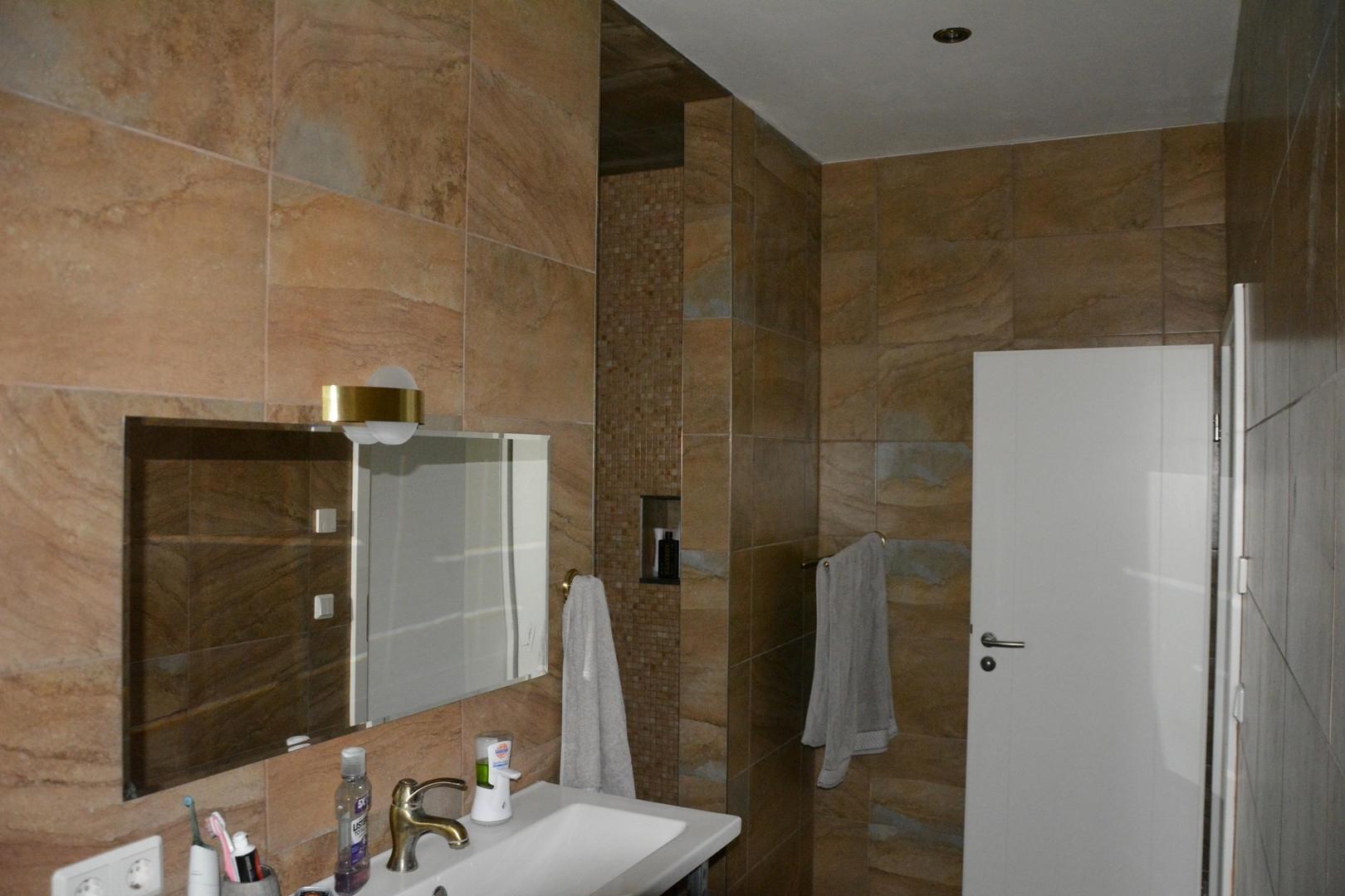 Haus rechts Gästebad