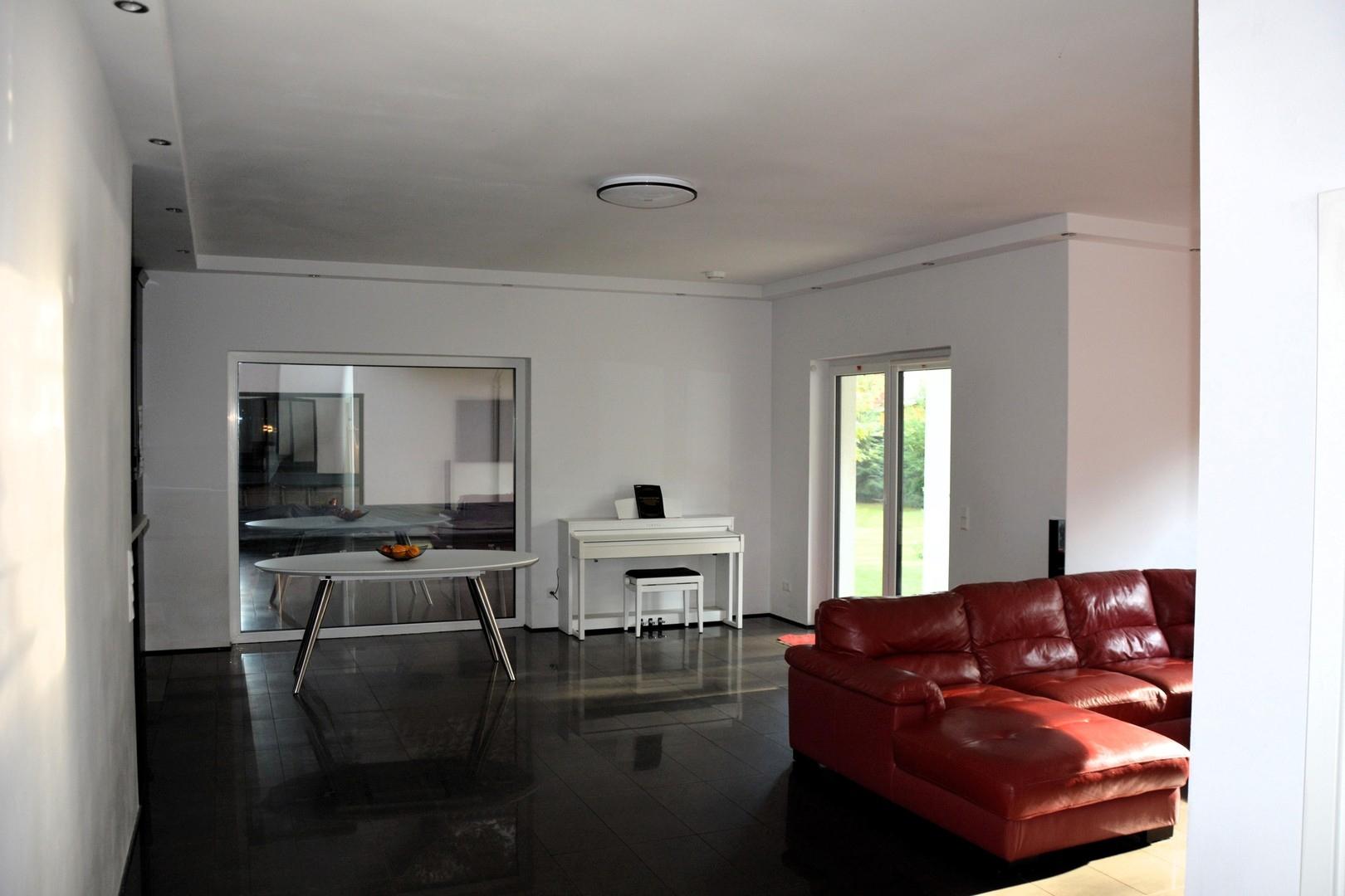 Haus rechts Wohnzimmer