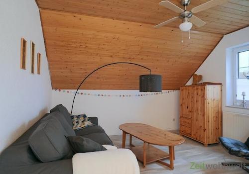 Blick ins Wohnzimmer