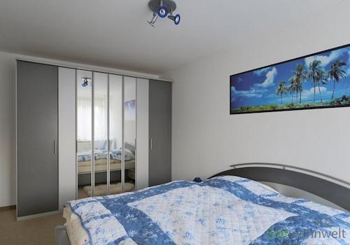 verspiegelter Kleiderschrank