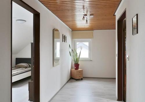 großer Wohnungsflur