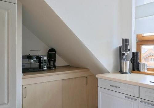 Mikrowelle und Kaffeemaschine