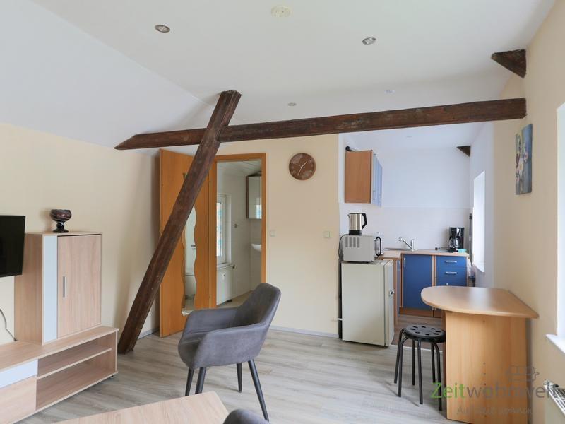 Blick zu Küche und Bad