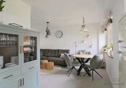 Blick von der Küche zum Esstisch