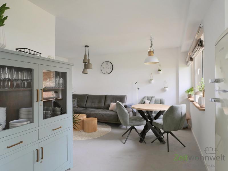 Blick von der Küche zum Esstisch