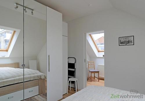 Kleiderschrank im Schlafzimmer