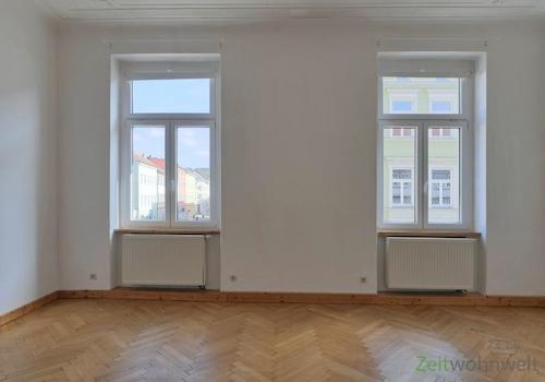 zwei Schlafzimmerfenster