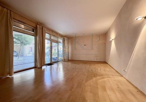 SCHÖNE BÜROEINHEIT