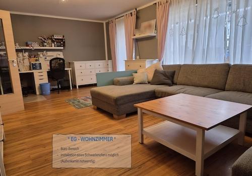 EG / Wohnzimmer groß (Büroeck)