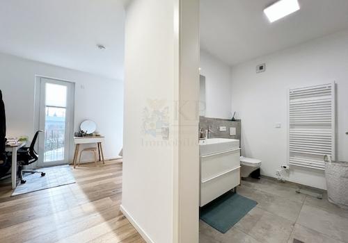 MASTERSCHAFZIMMER MIT BAD