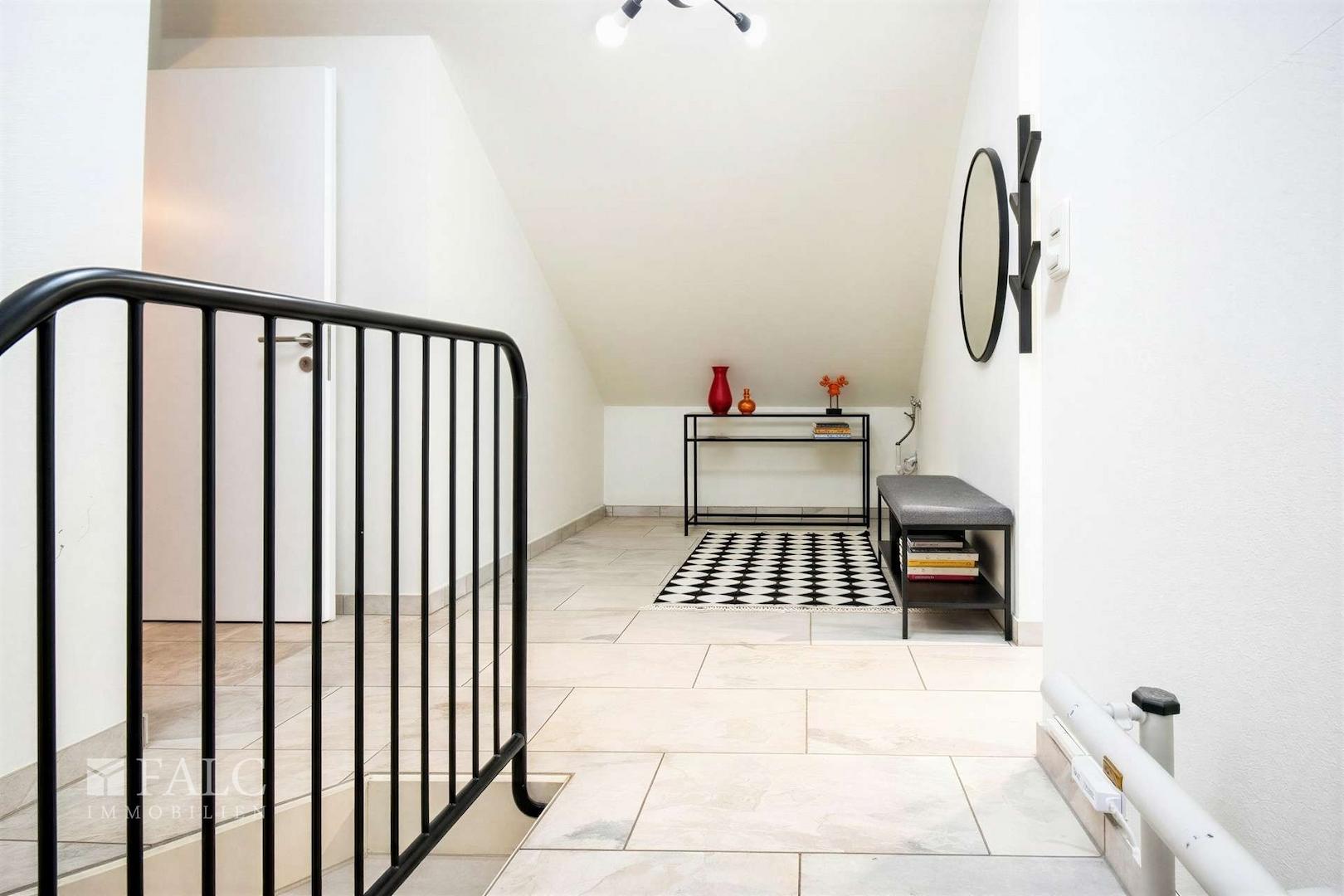 Flur – obere Ebene - (KI generiert)