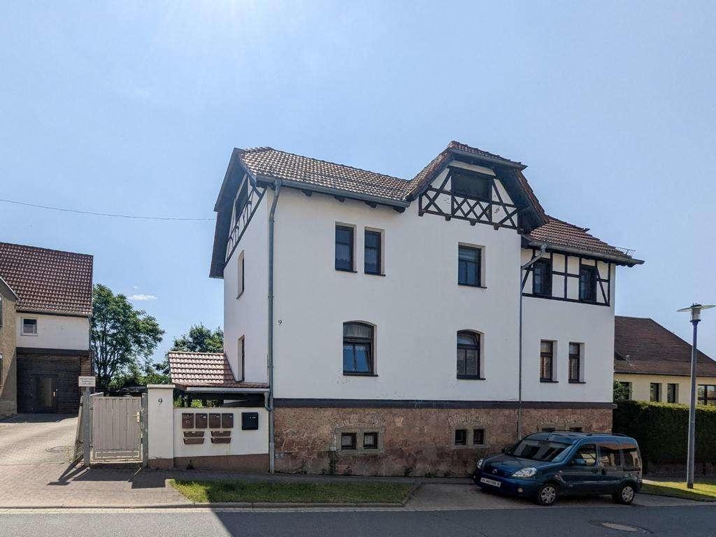 Haupthaus Straßenansicht