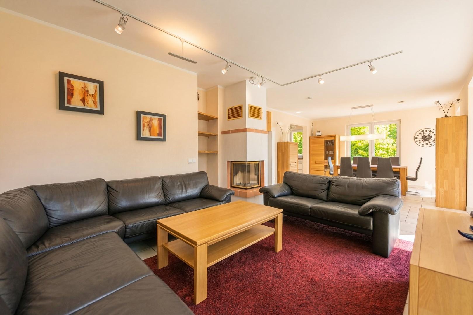 Wohnzimmer Blick auf Kamin