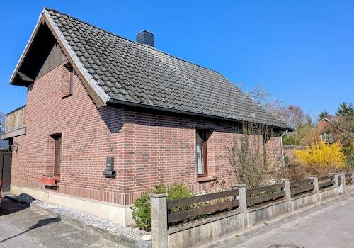 Haupthaus Straßenansicht