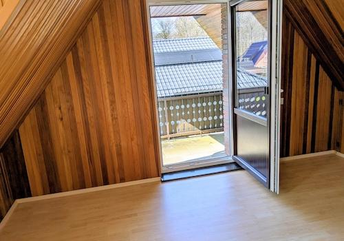 OG Zimmer zur Loggia