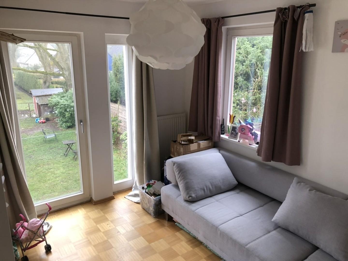 Kinder-bzw. Arbeitszimmer UG