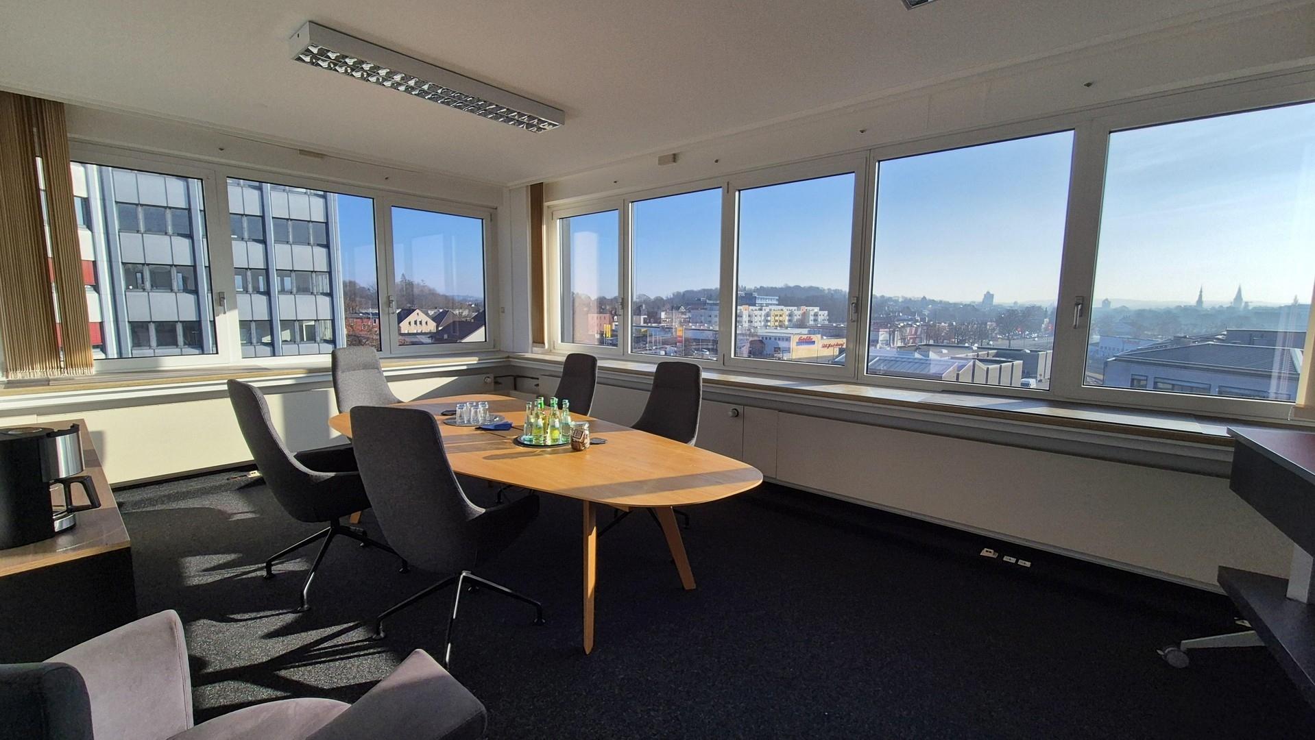 Büro renoviert - beispielhaft