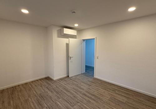 Büro / Kind / Schlafen