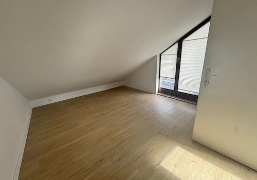 Schlafzimmer mit angrenzendem...