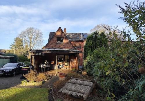 DHH mit Terrasse gartenseitig