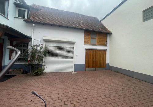 Innenhof elektrisches Rolltor