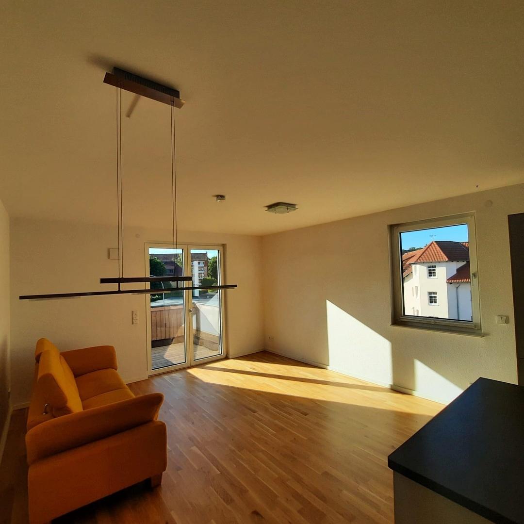 Wohnzimmer u. West-Balkon