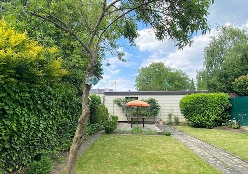 Garten mit Sitzplatz im Freien