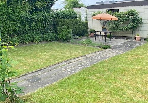 Gartenansicht mit Sitzplatz