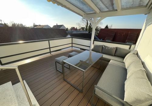 Große Terrasse mit Blick