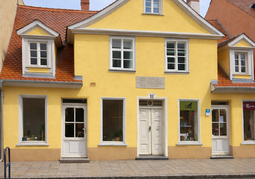 Wohn- und Geschäftshaus