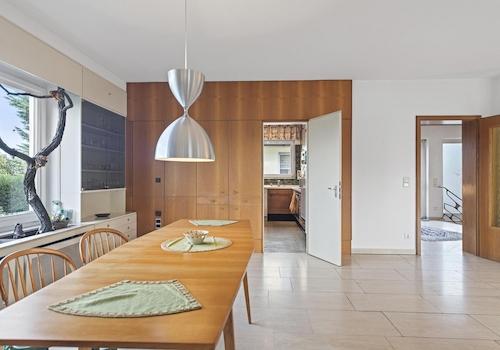 Blick Eßzimmer auf Küche