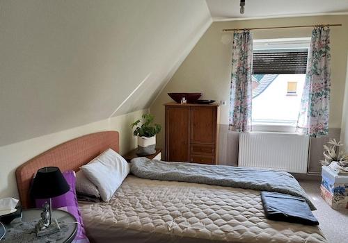 OG Schlafzimmer 1 rechts