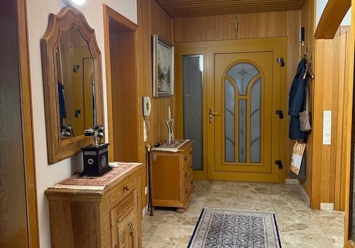 Hauseingangstüre im 1. OG