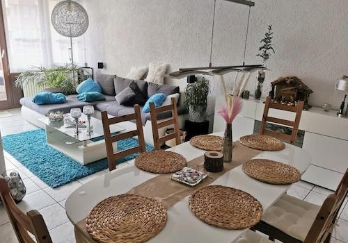 Wohnzimmer /Esszimmer