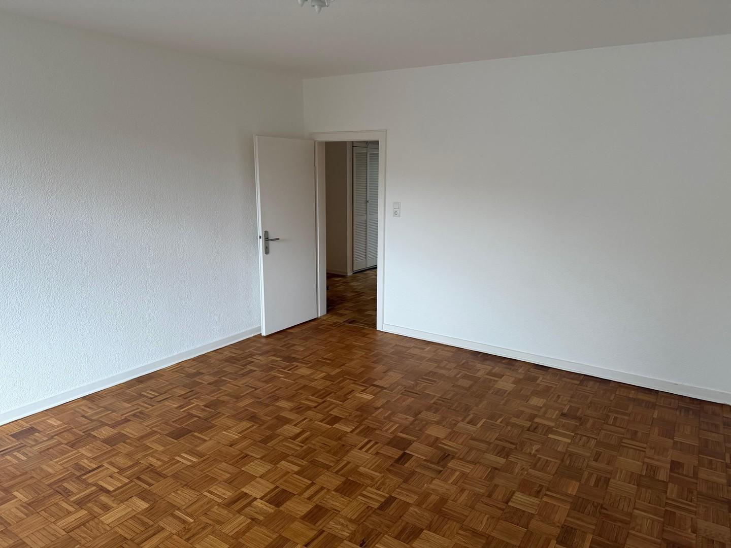 Wohnzimmer/ Blick in Wohnung