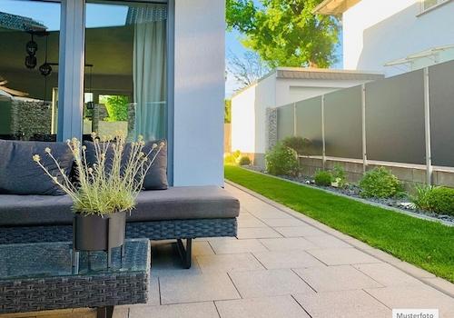 Einfamilienhaus_Rückansicht_Musterfoto