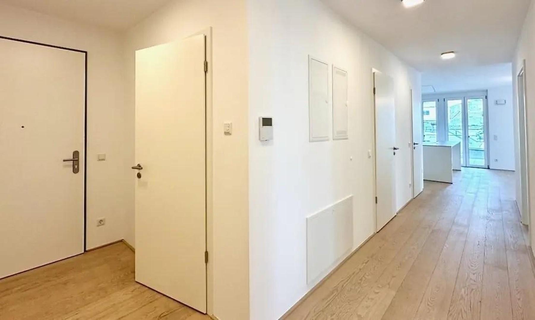 Flur mit Eingangsbereich