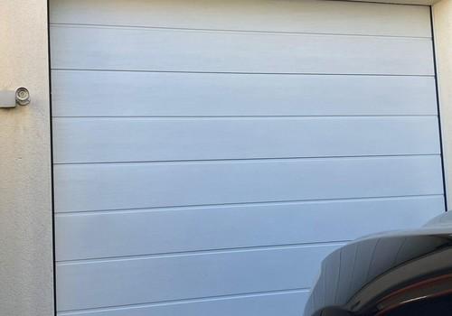 Garage und Parkplätze