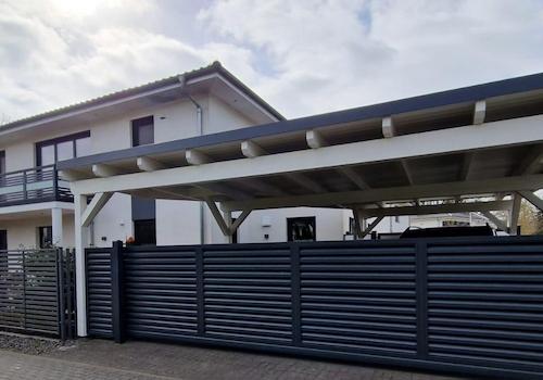 Vorderansicht Privatstraße