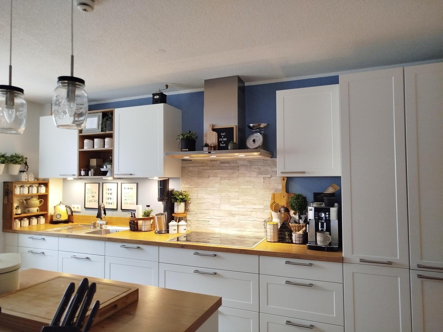 Moderne EBK,hochwertige Geräte