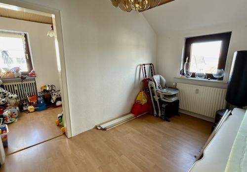 Durchgangszimmer DG