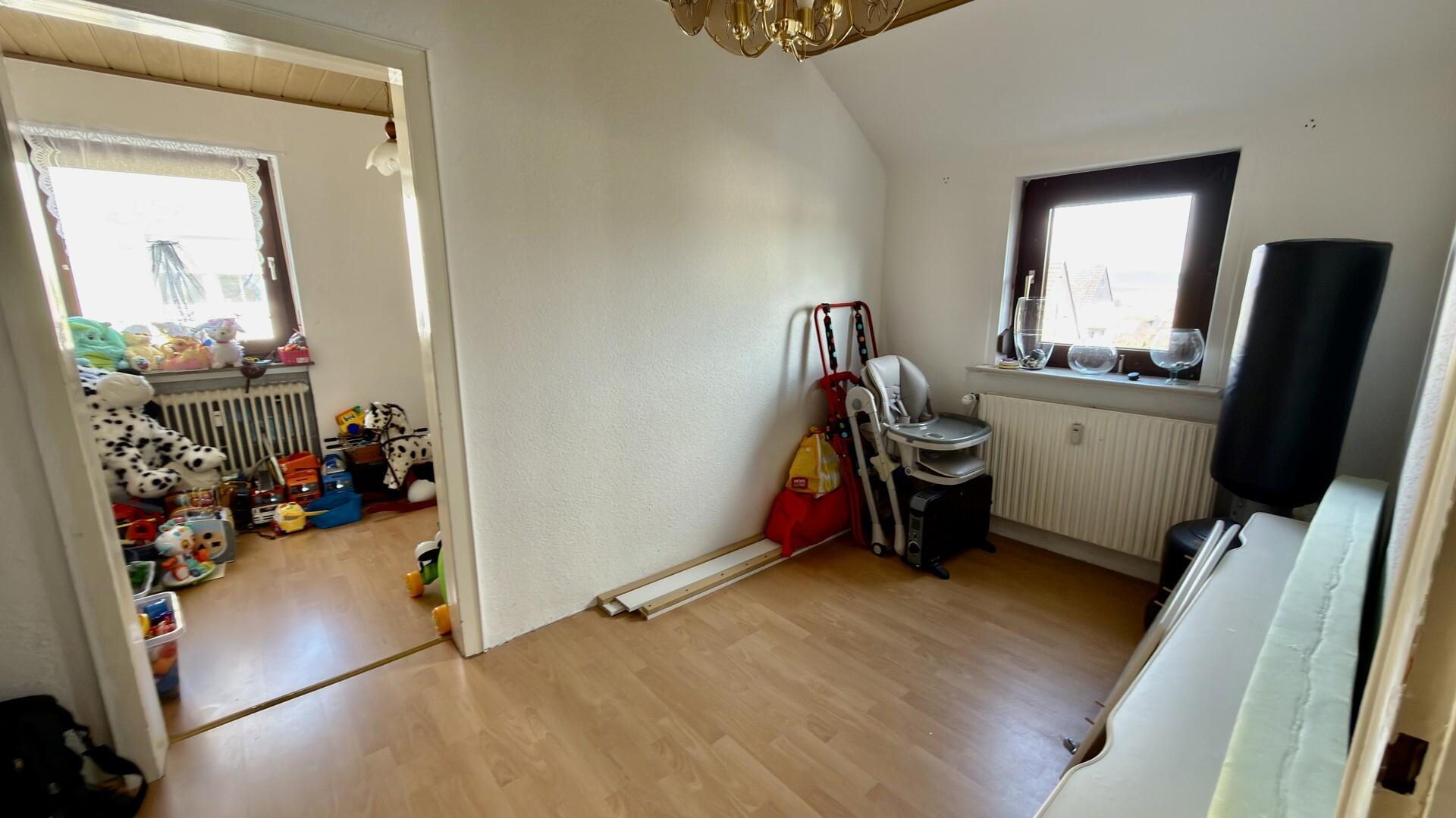 Durchgangszimmer DG