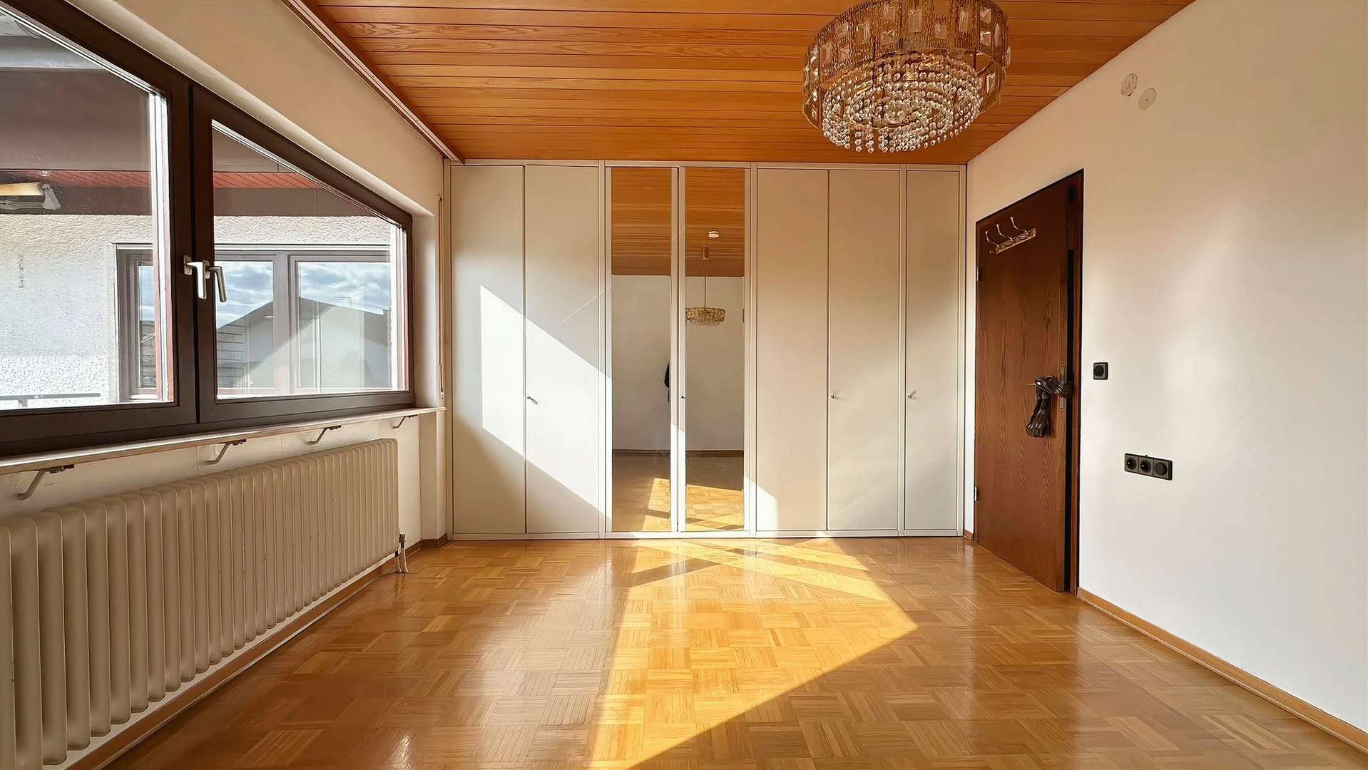 1. Schlafzimmer (2) EG