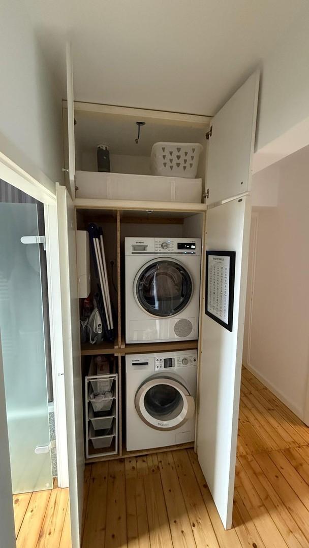 Wasch und Trockenschrank