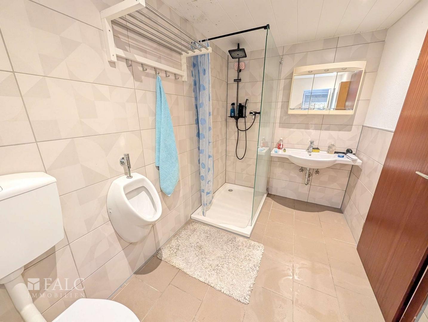 Badezimmer 1. OG Altbau